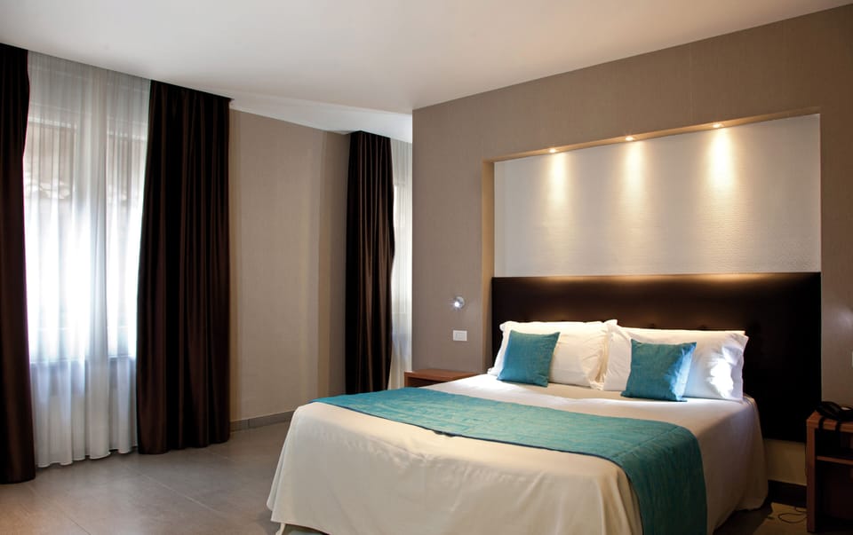 Superior Double or Twin Room, 1 Bedroom | Premium bedding, minibar, in-room safe, desk