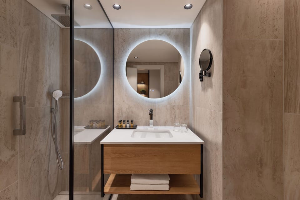 Shower, free toiletries, hair dryer, towels