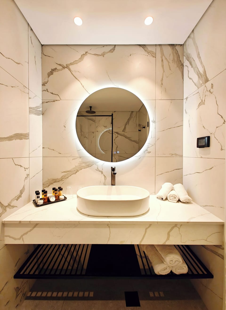 Bathroom sink