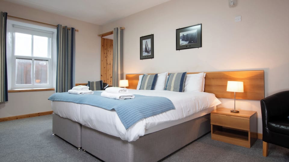 Comfort Double Room (Harbourside House) | In-room safe, individually decorated, individually furnished, desk