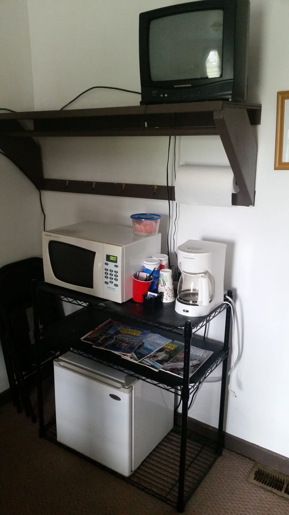 Room, 1 Bunk Bed | Mini-refrigerator