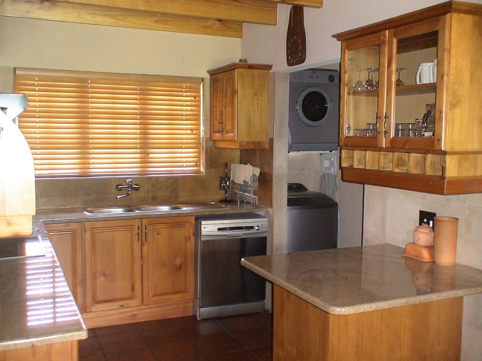Family Chalet, 4 Bedrooms (Dbl-Storey Luxury Chalet 8 Sleeper) | Private kitchen | Full-size fridge, microwave, oven, stovetop