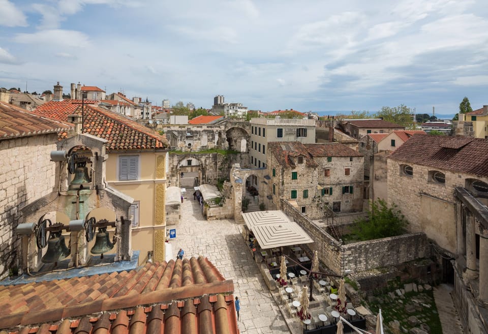 Double Room, Balcony, City View | Free minibar, in-room safe, desk, blackout drapes