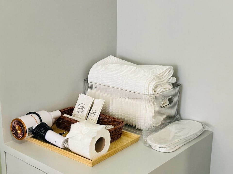 Deluxe Double Room | Bathroom | Shower, free toiletries, hair dryer, bathrobes