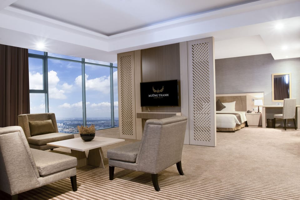 Exclusive Suite, 1 Double Bed, Non Smoking, River View | Premium bedding, minibar, in-room safe, desk