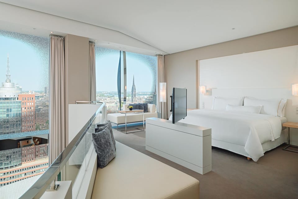 Suite, 1 King Bed with Sofa bed | Premium bedding, in-room safe, desk, laptop workspace