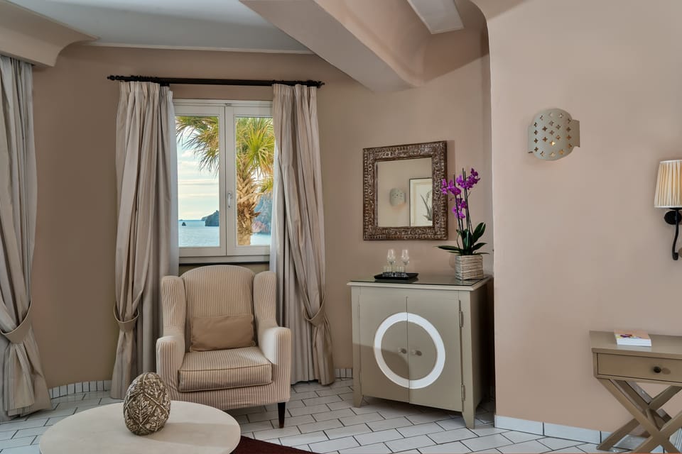Minibar, in-room safe, desk, soundproofing