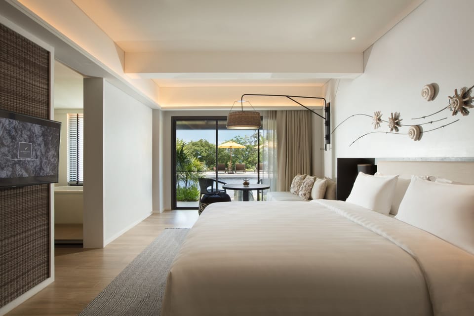 Shellsea Pool Access | Minibar, in-room safe, individually furnished, desk