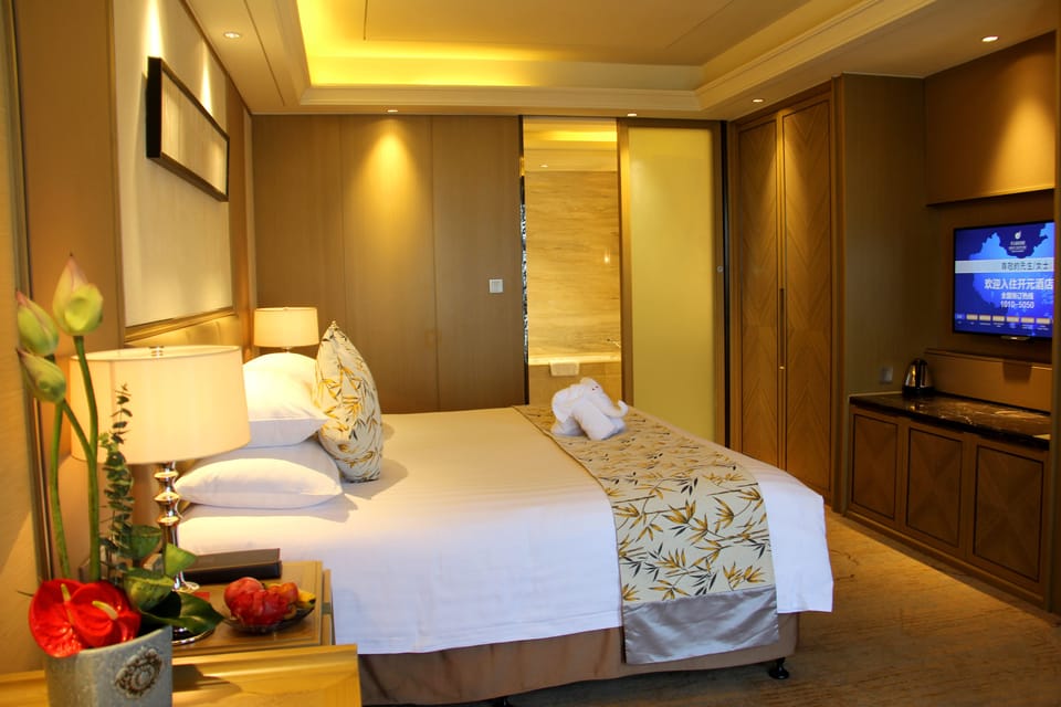 Deluxe Room, City View | Premium bedding, minibar, in-room safe, desk