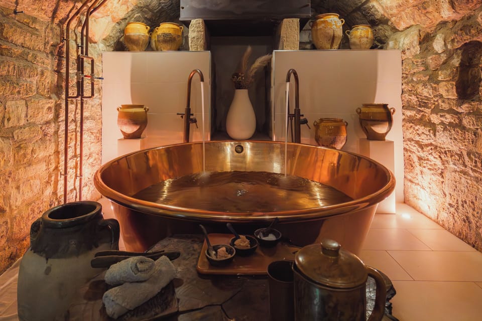 Couples treatment rooms, body treatments, aromatherapy