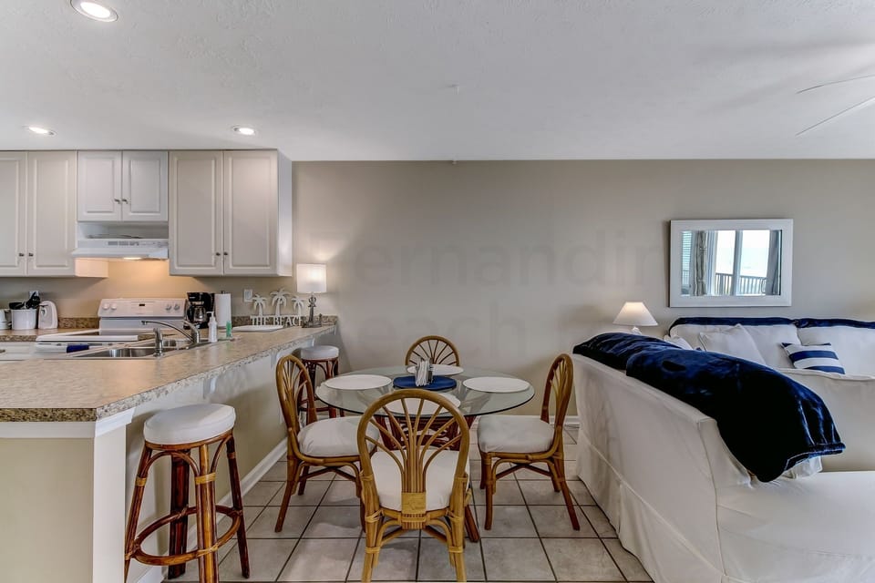 Condo, 2 Bedrooms | Interior