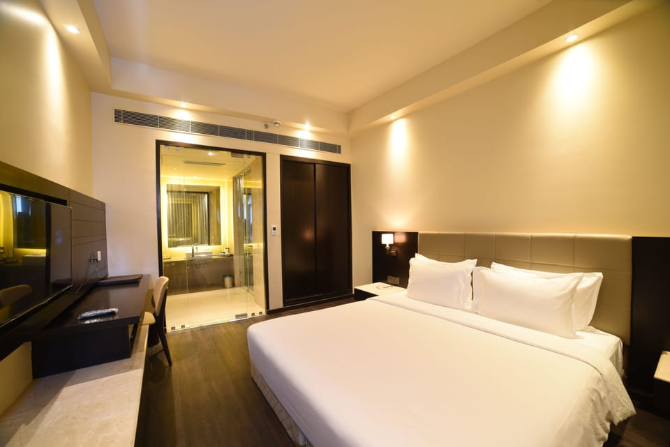 Hazel Suite | In-room safe, desk, soundproofing, iron/ironing board (on request)