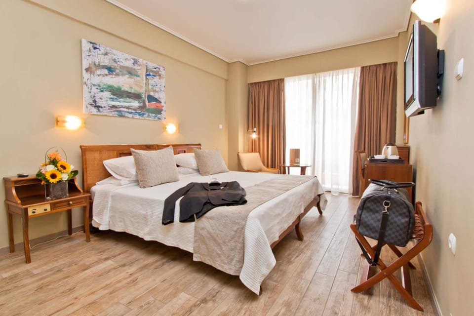 Minibar, desk, free WiFi, bed sheets