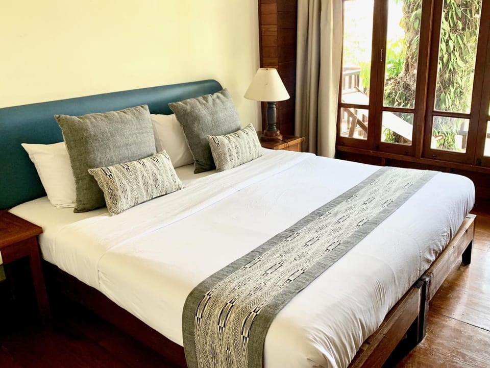 Blackout drapes, WiFi (free), bed sheets