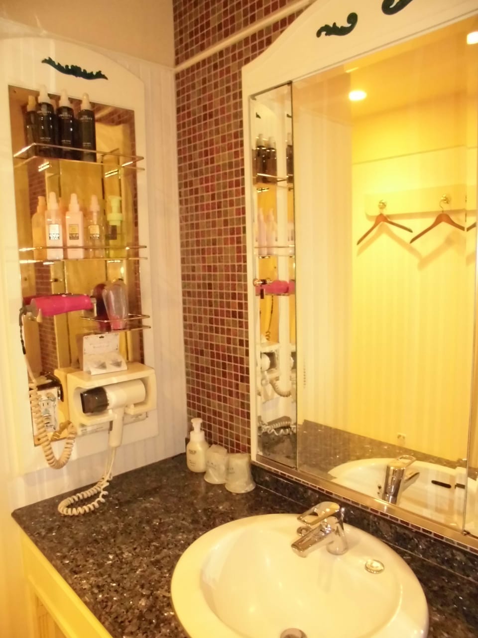 Standard Double Room (1 King Size Bed) | Bathroom sink