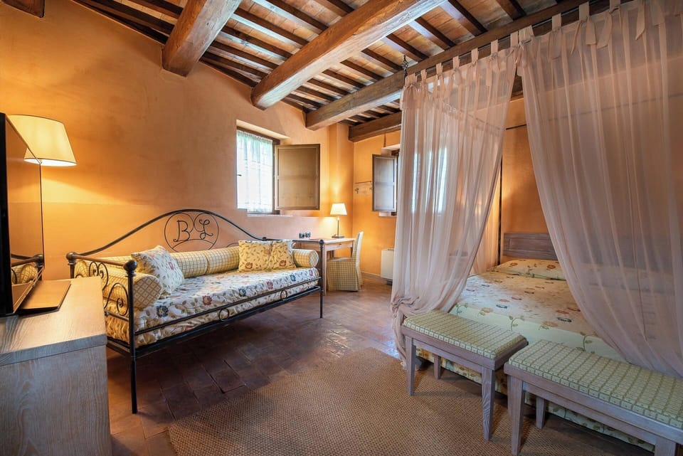 Junior Suite Borgo Antico | 1 bedroom, minibar, in-room safe, desk