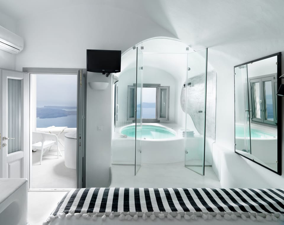 Suite, Sea View (Indoor Jetted Tub ) | Egyptian cotton sheets, premium bedding, pillowtop beds, in-room safe