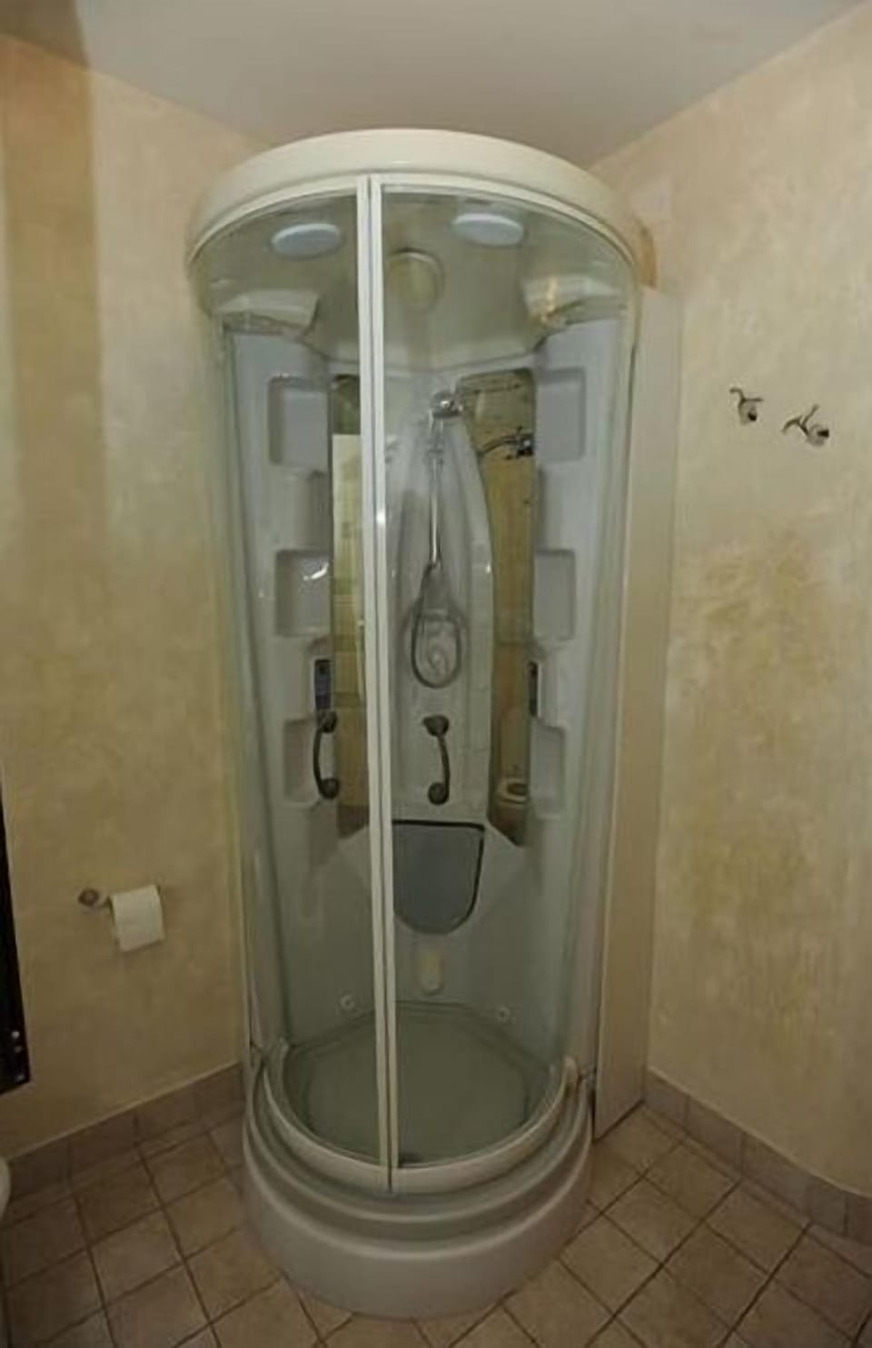 Suite, Balcony, Garden View | Bathroom shower