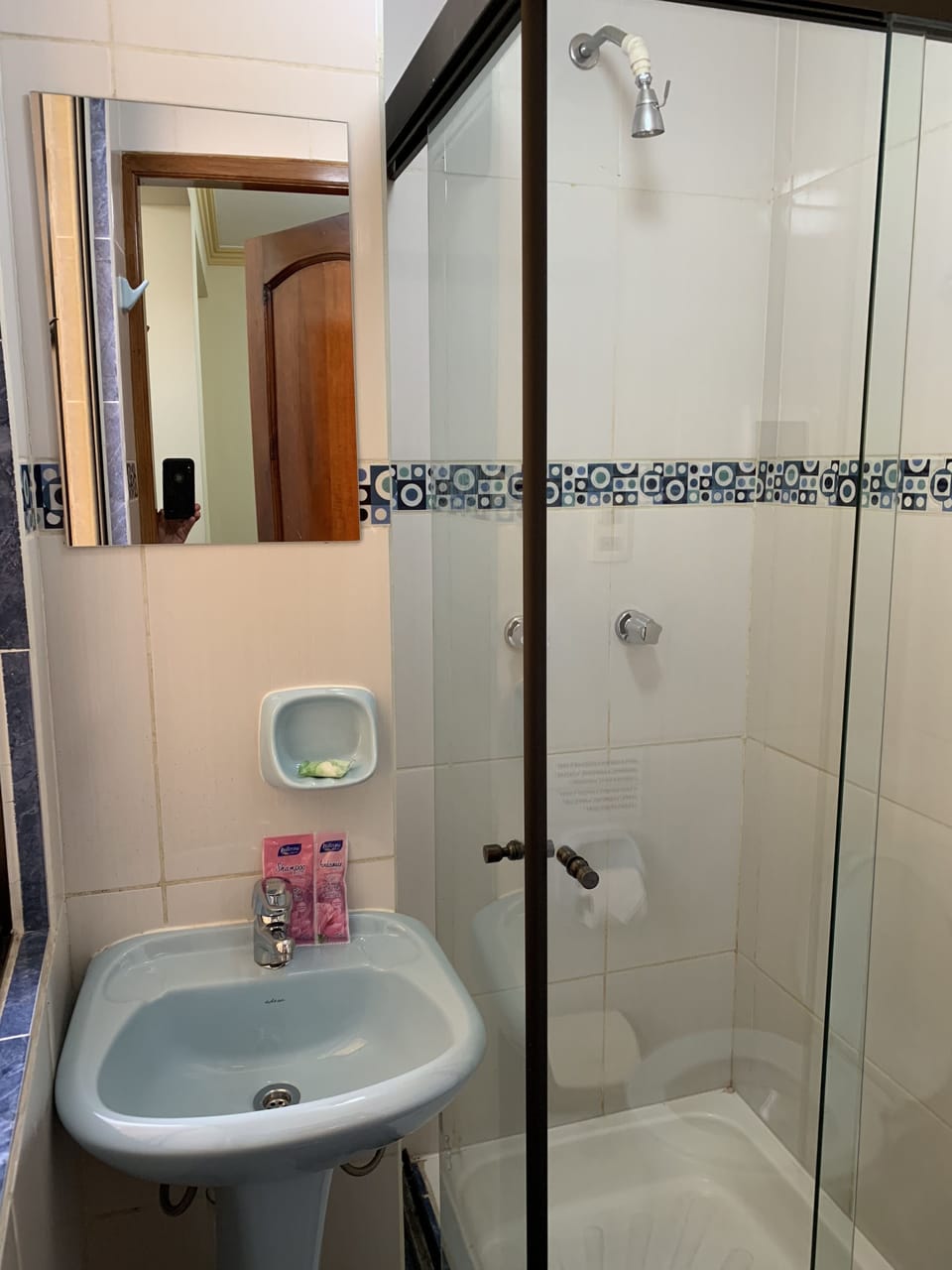 Shower, free toiletries, towels