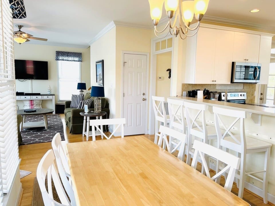 House, 4 Bedrooms | Dining