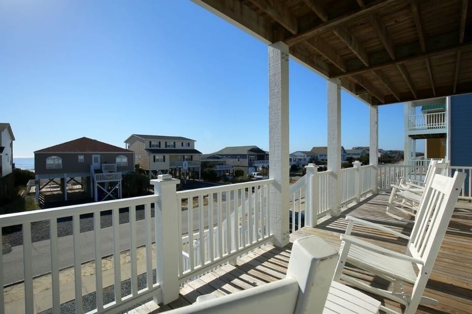 House, 3 Bedrooms | Property grounds