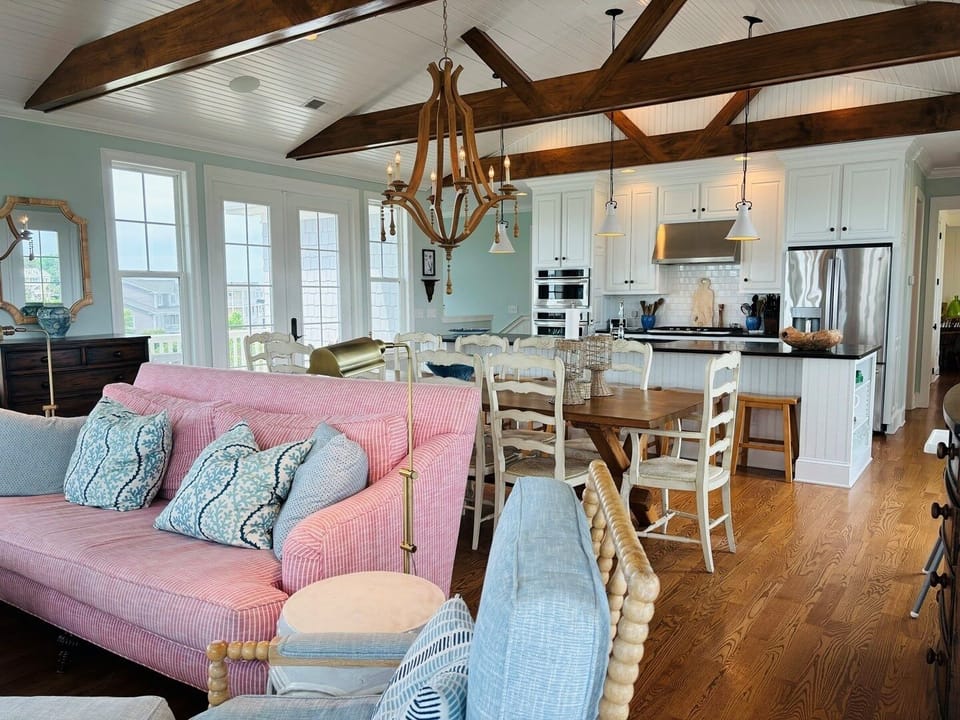 House, 5 Bedrooms | Living area | Flat-screen TV