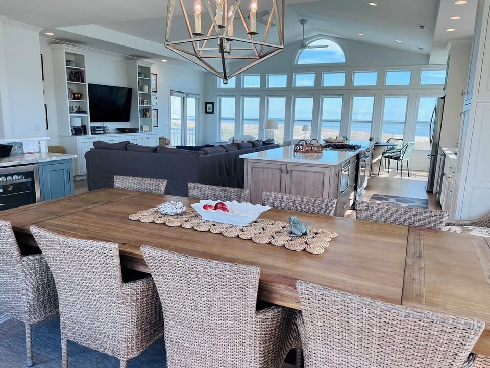 House, 5 Bedrooms | Dining