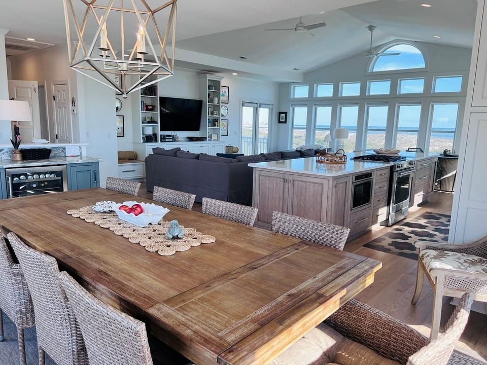 House, 5 Bedrooms | Dining