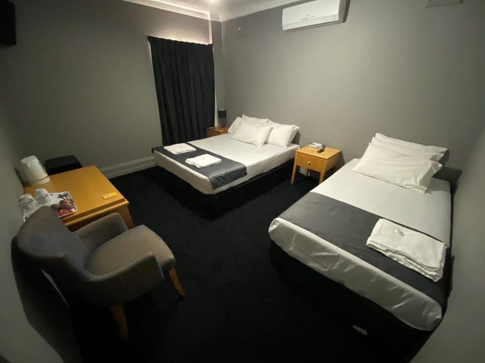 Twin Room with Shared Facilities | WiFi (free), bed sheets