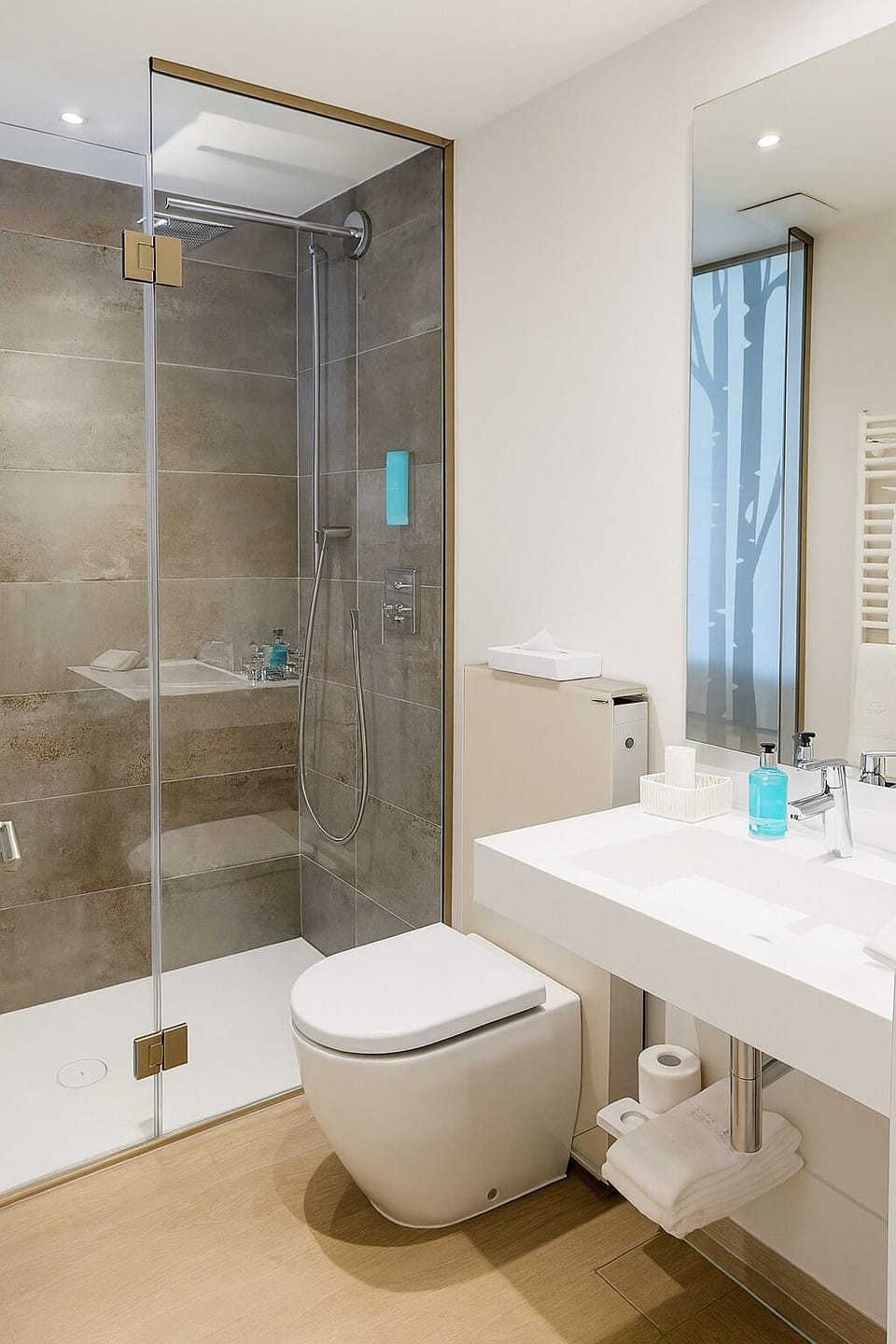 Comfort Double Room, 2 Twin Beds | Bathroom | Shower, deep soaking tub, rainfall showerhead, free toiletries