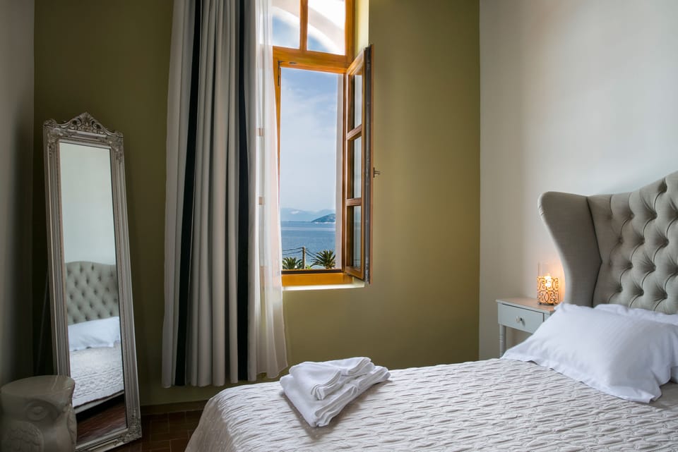 Double Room | Premium bedding, memory foam beds, minibar, in-room safe