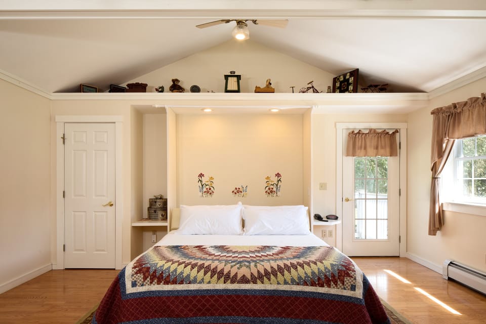 Camden King Suite - Not Pet Friendly | Desk, iron/ironing board, free WiFi, bed sheets