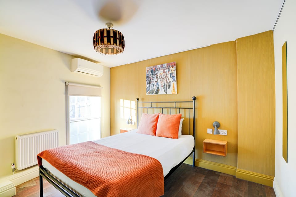Standard Room, 1 Double Bed (Shared Bathoom) | 1 bedroom, premium bedding, desk, iron/ironing board