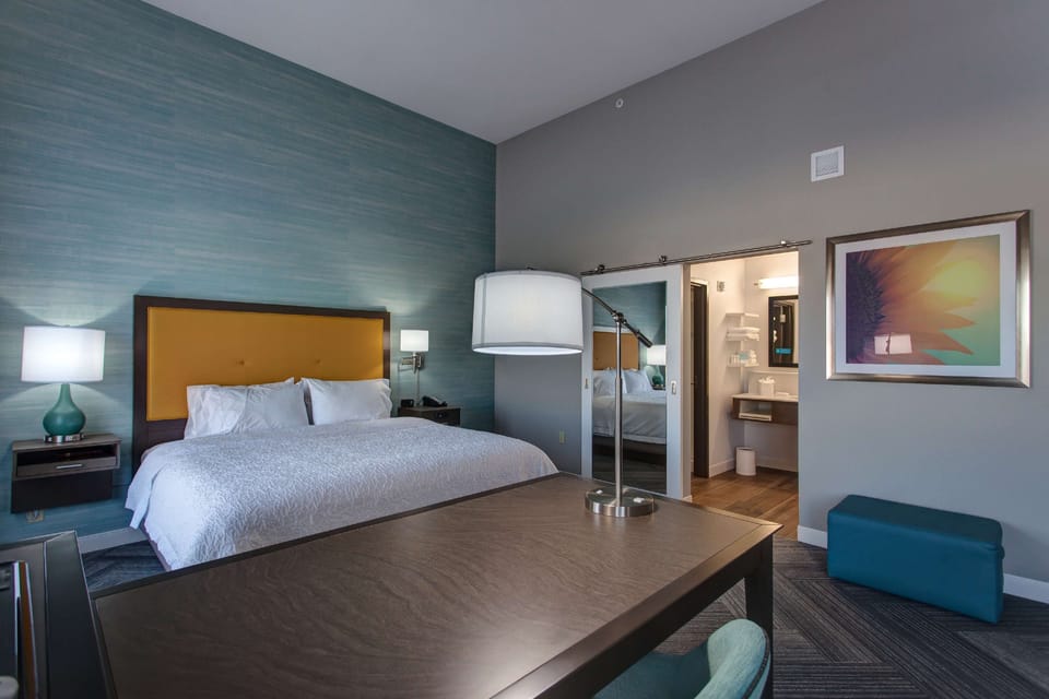 In-room safe, WiFi (free), bed sheets