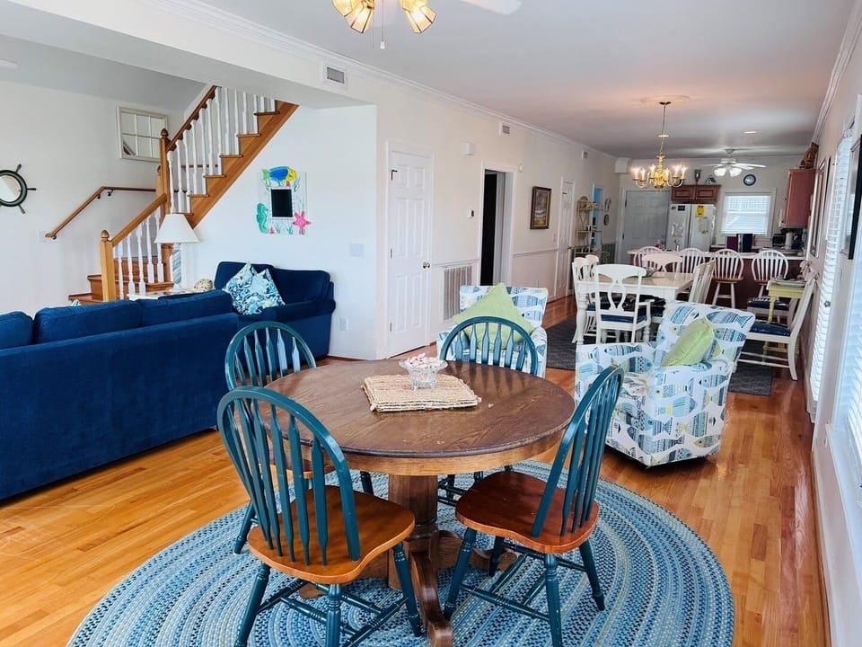 House, 4 Bedrooms | Dining