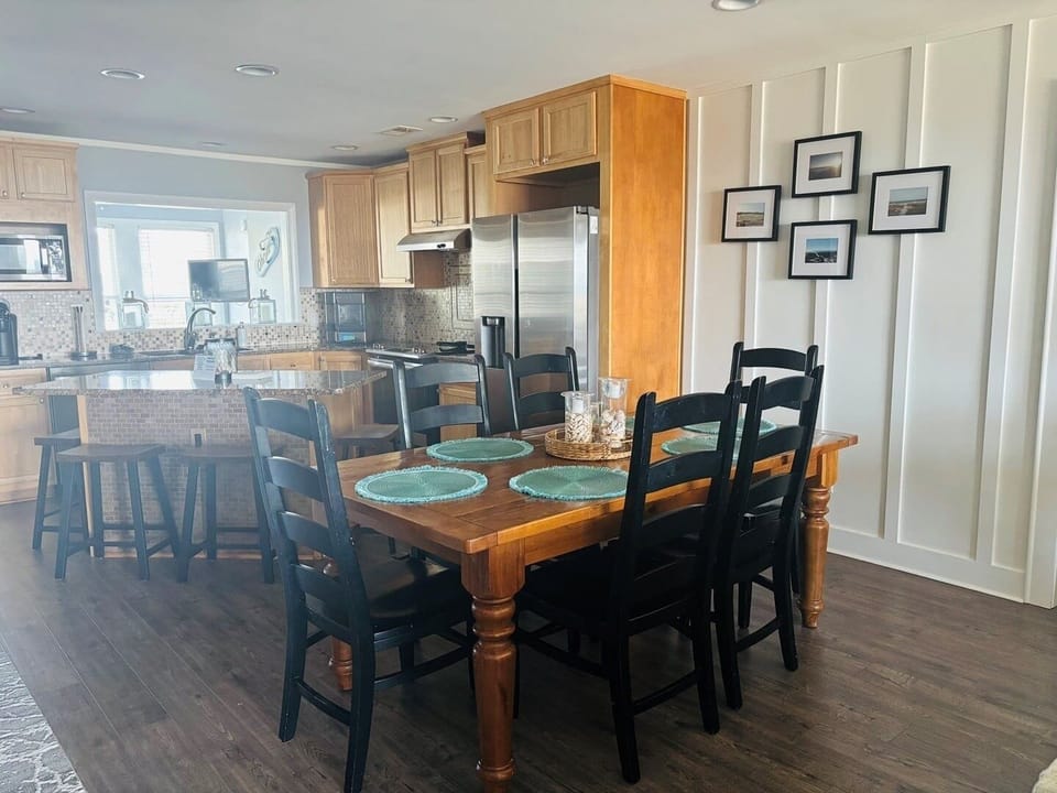 House, 4 Bedrooms | Dining