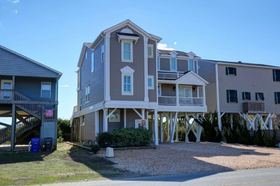 House, 6 Bedrooms | Exterior