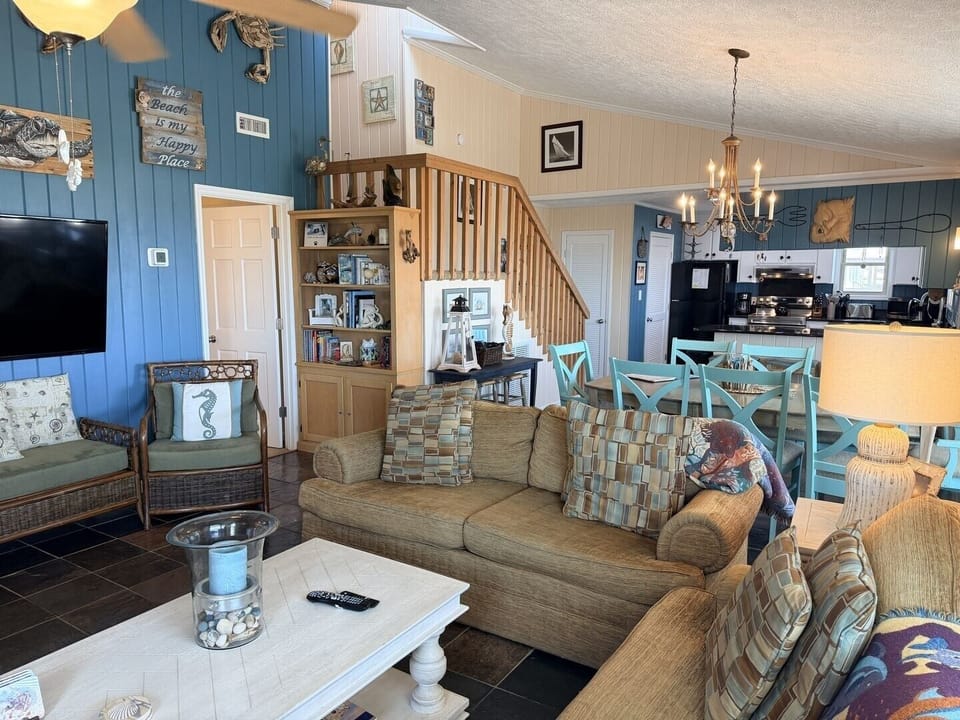House, 4 Bedrooms | Living area | Flat-screen TV