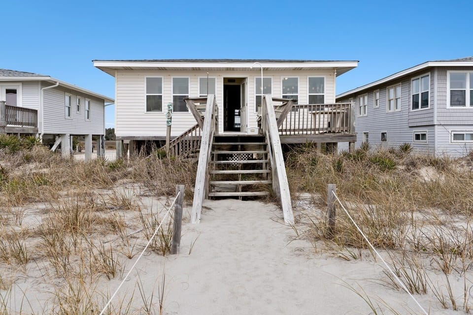 House, 2 Bedrooms | Exterior