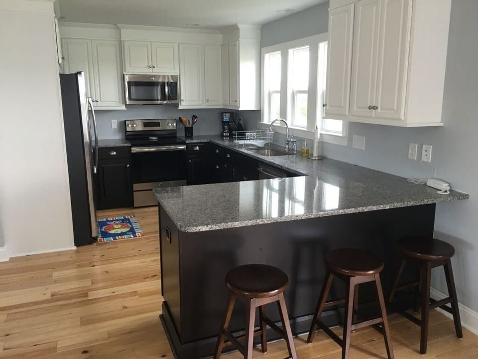 House, 4 Bedrooms | Private kitchen | Full-size fridge, microwave, oven, stovetop