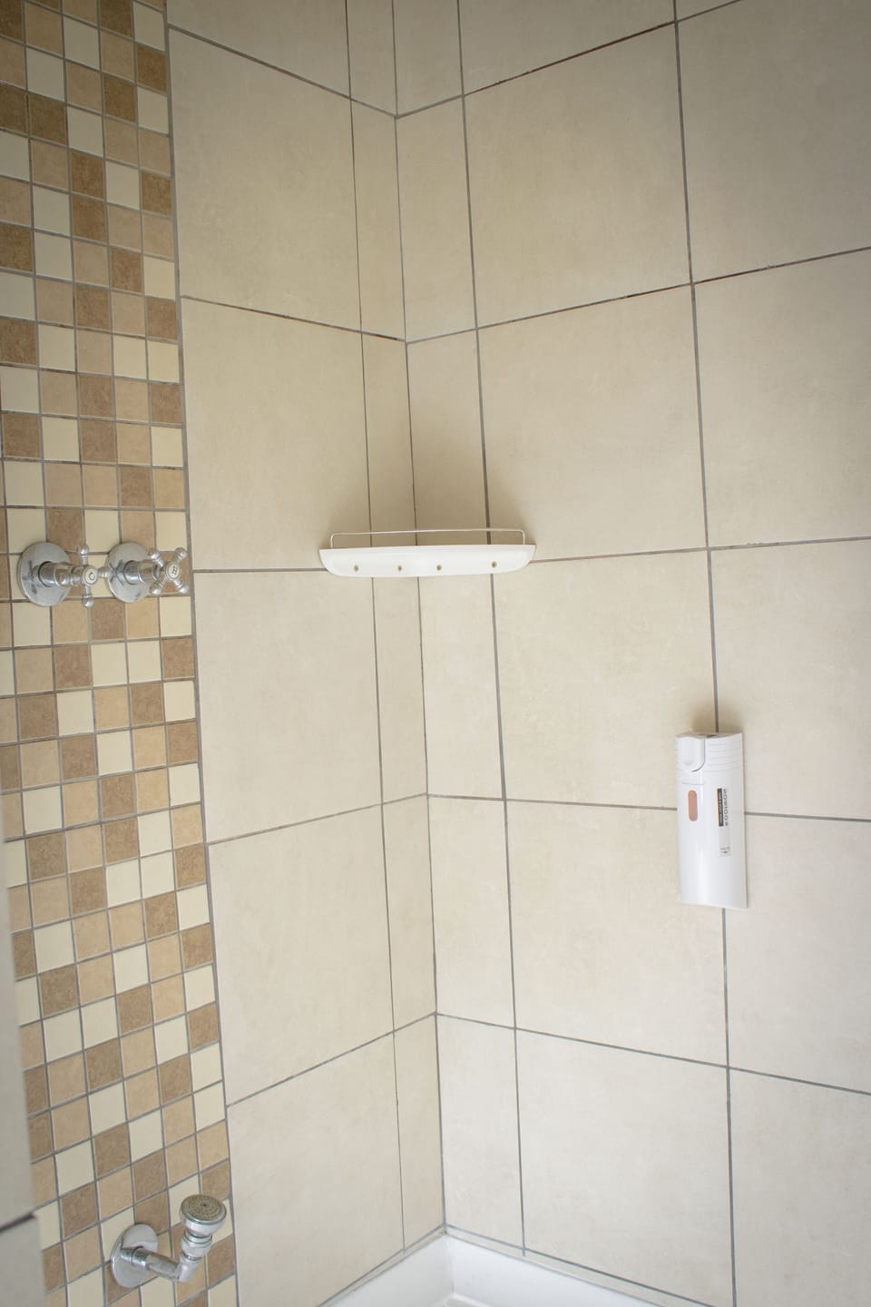 Standard Double Room, Garden View | Bathroom shower