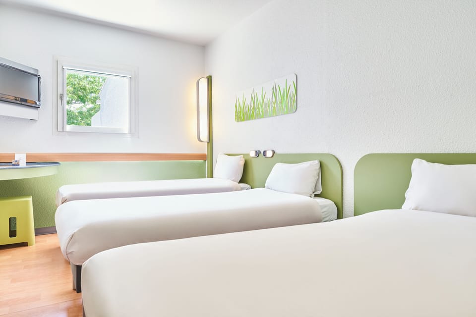 Triple Room, 3 Twin Beds | Premium bedding, desk, soundproofing, free WiFi