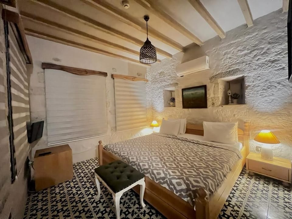 Standard Room | Premium bedding, minibar, in-room safe, WiFi (free)