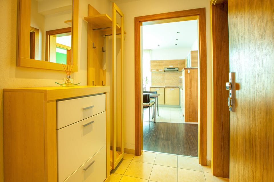 Apartment | Premium bedding, in-room safe, desk, soundproofing