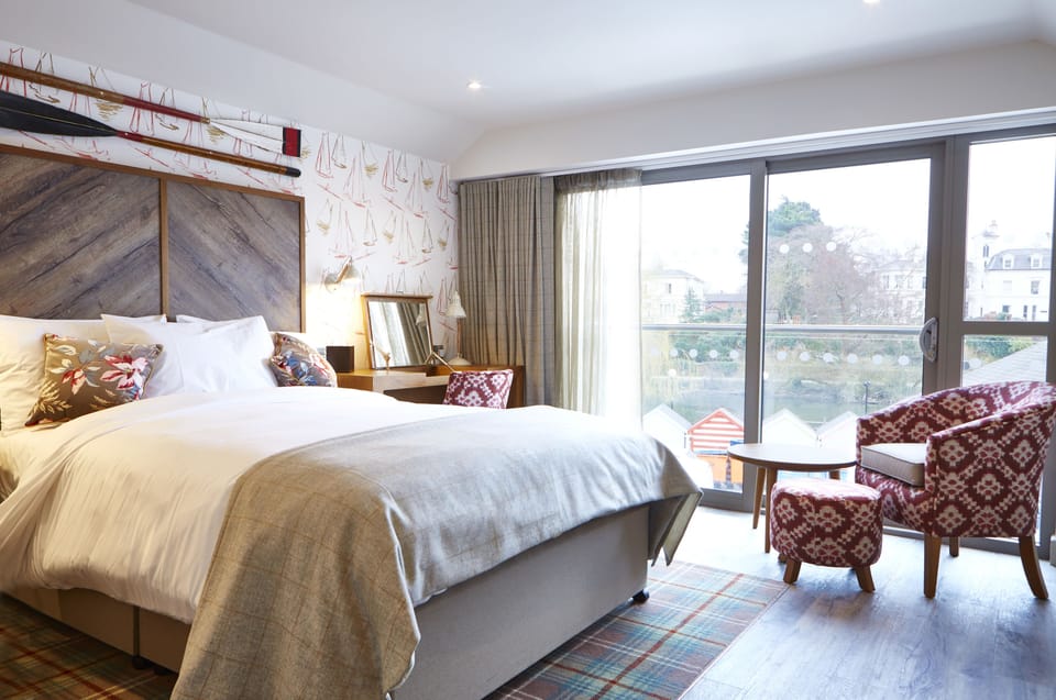 Superior Double Room with Partial River View | Desk, iron/ironing board, free WiFi, bed sheets