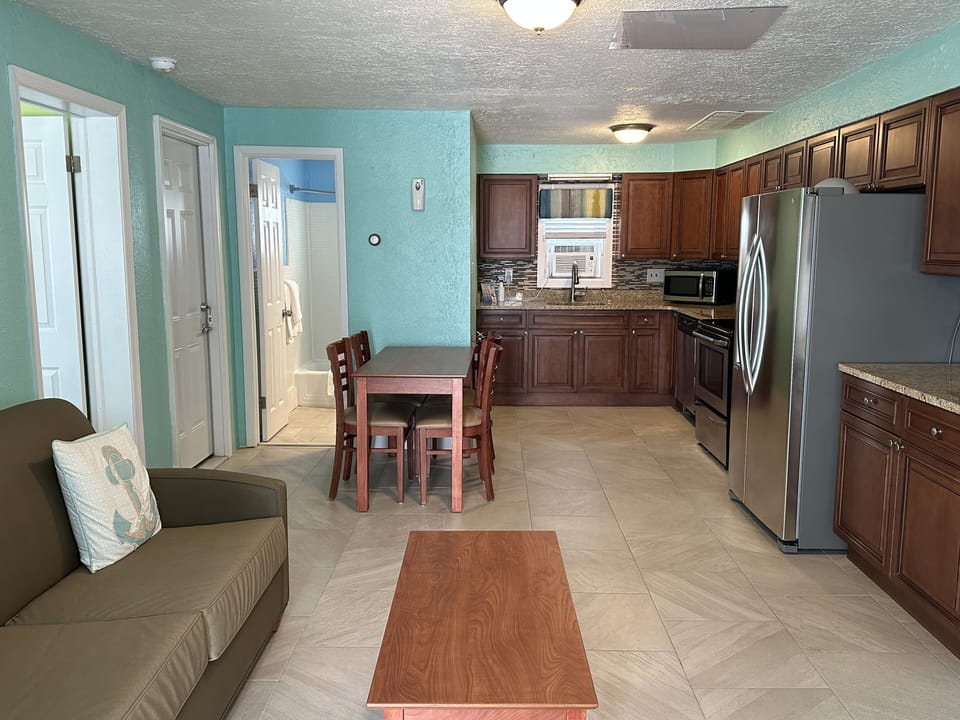 Grand Apartment, Multiple Beds, Kitchen | WiFi (free), bed sheets