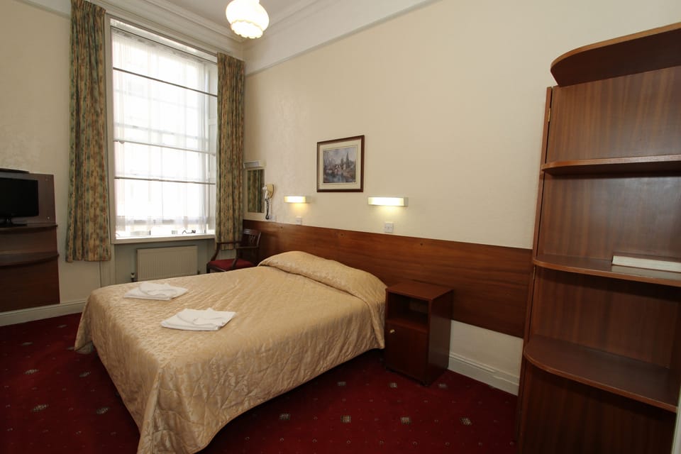 Iron/ironing board, cribs/infant beds, free WiFi, bed sheets