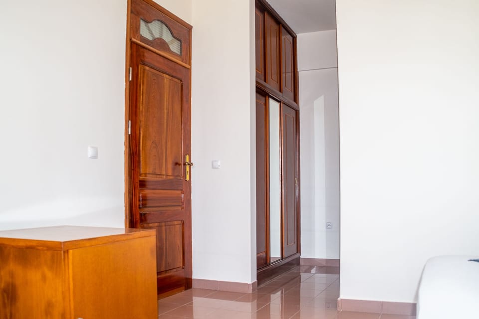 Suite | Desk, cribs (free), WiFi (free), bed sheets