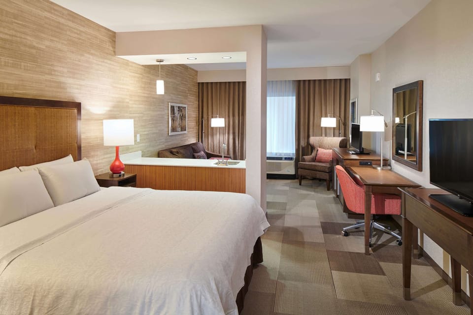 Studio, 1 King Bed, Accessible, Non Smoking (Mobility & Hearing, Roll-in Shower) | In-room safe, iron/ironing board, WiFi (free), bed sheets