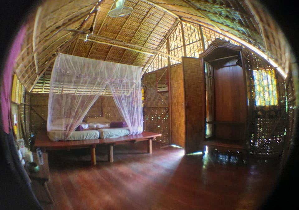 Comfort Cottage | Cribs (free), WiFi (free), bed sheets